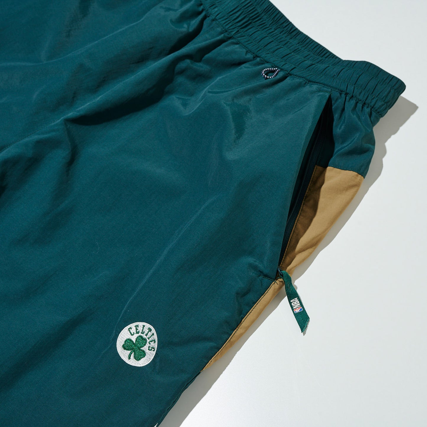 WINDBREAKER SHORT PANTS