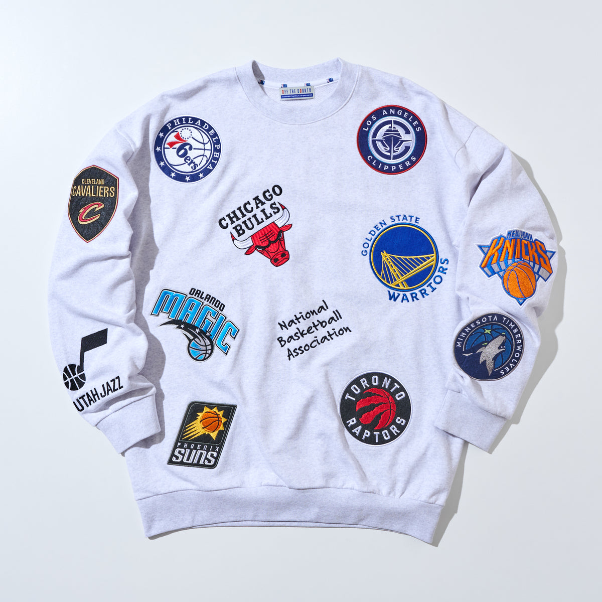 20 TEAM PULLOVER – OFF THE COURT by NBA